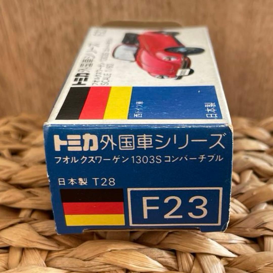 〈トミカ〉F23 フォルクスワーゲン コンバーチブル 黒×赤(日本製)