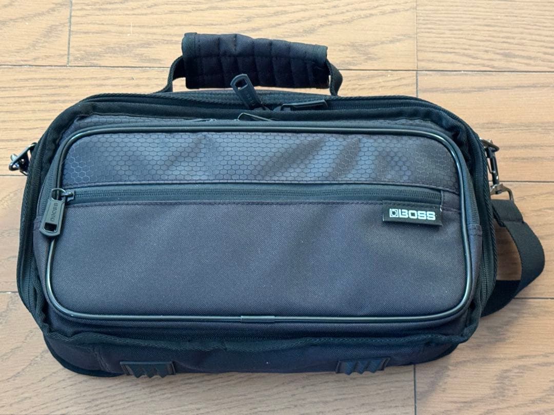 ★新品同様★BOSS GX-10 ギターエフェクター・専用バッグ・おまけ付
