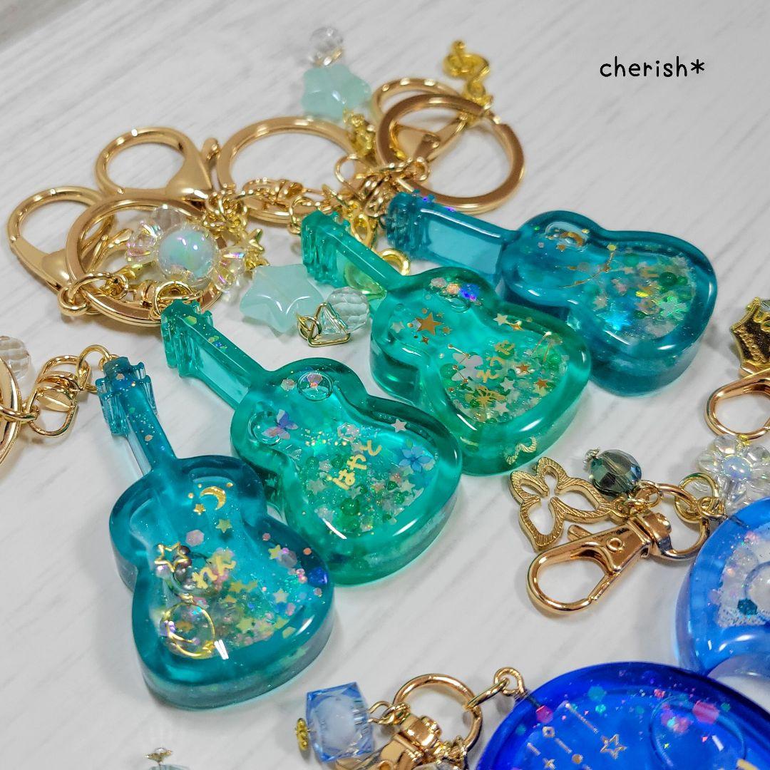 ひまわりページ アコースティックギター お月様シェイカーキーホルダー