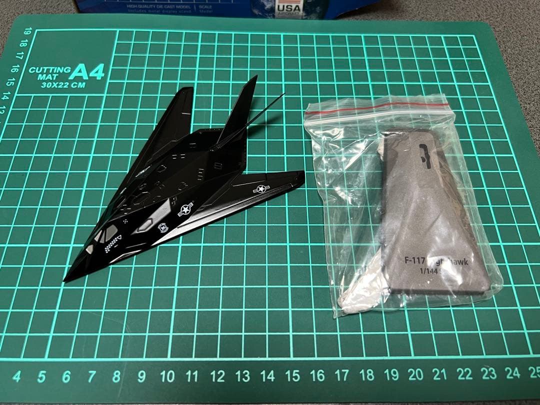 USA AIRCRAFT 1/144 F-117 ステルス