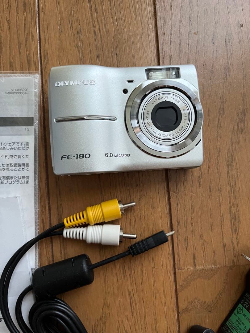 美品 動作確認済み OLYMPUS デジカメ FE-180 X-745