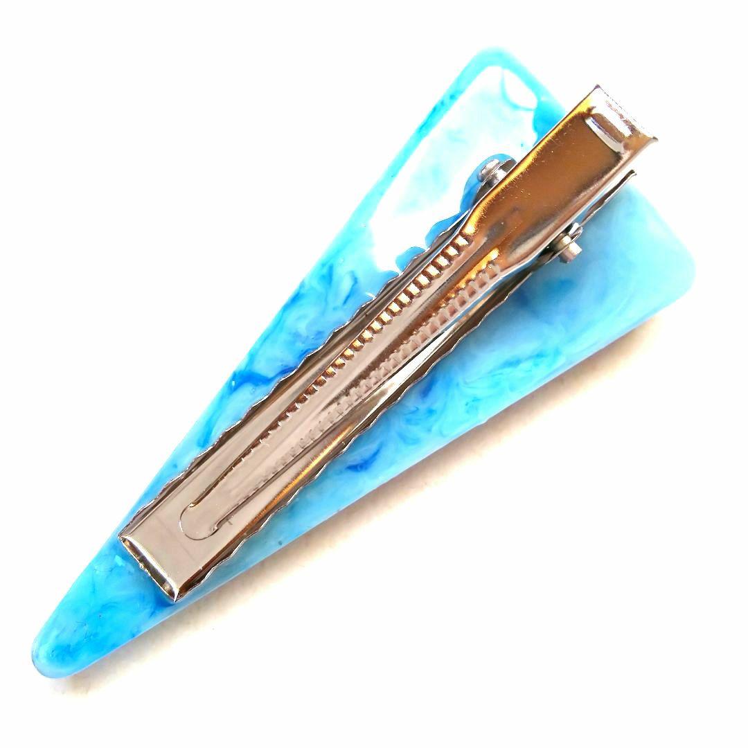 ヘアクリップ レジン 二等辺三角形 ジャックポットと紫陽花