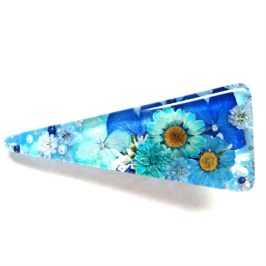 ヘアクリップ レジン 二等辺三角形 ジャックポットと紫陽花