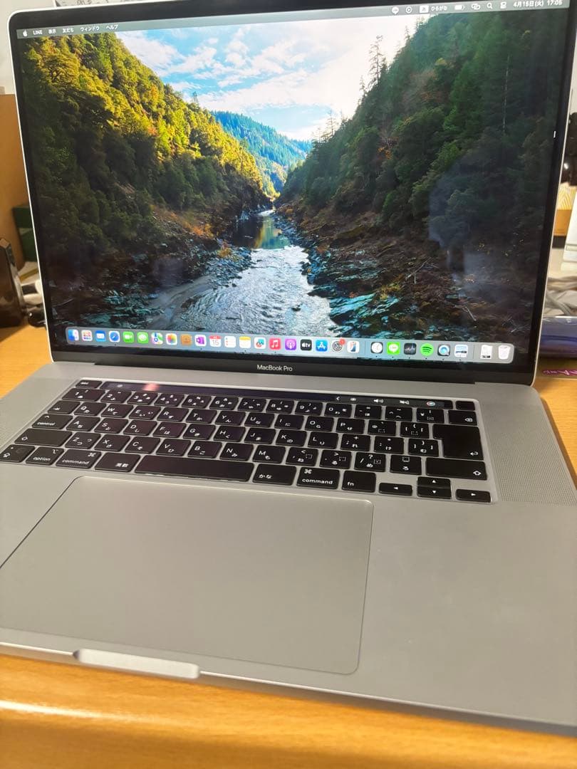 MacBook Pro 2019 16インチほぼ未使用　バッテリーとても良好