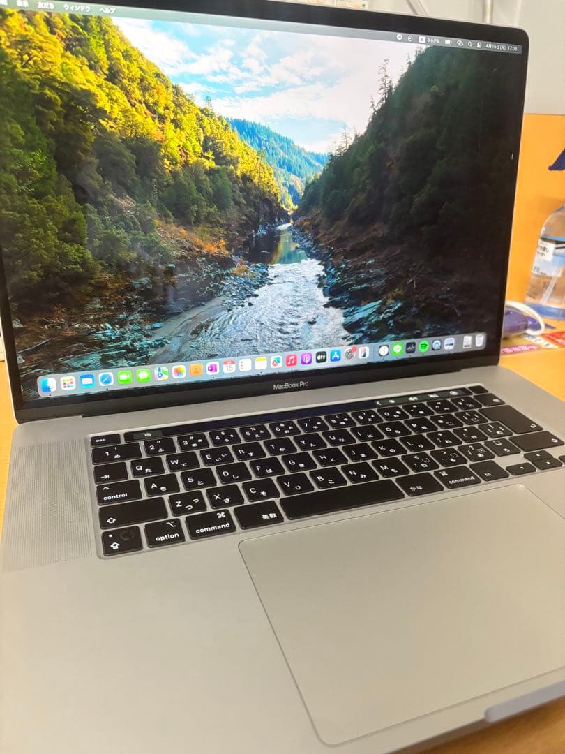 MacBook Pro 2019 16インチほぼ未使用　バッテリーとても良好