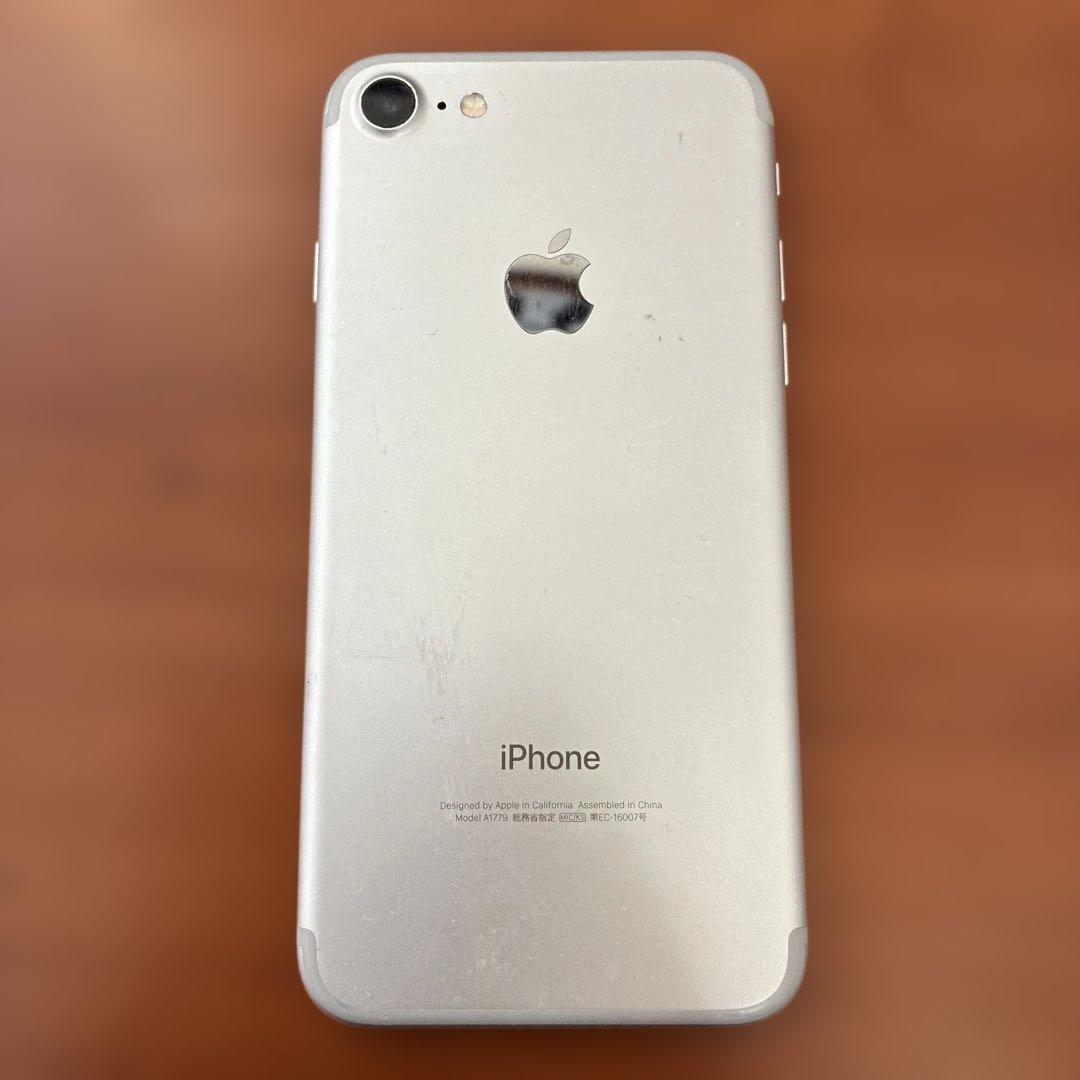 Apple iPhone 7 シルバー 本体 32GB
