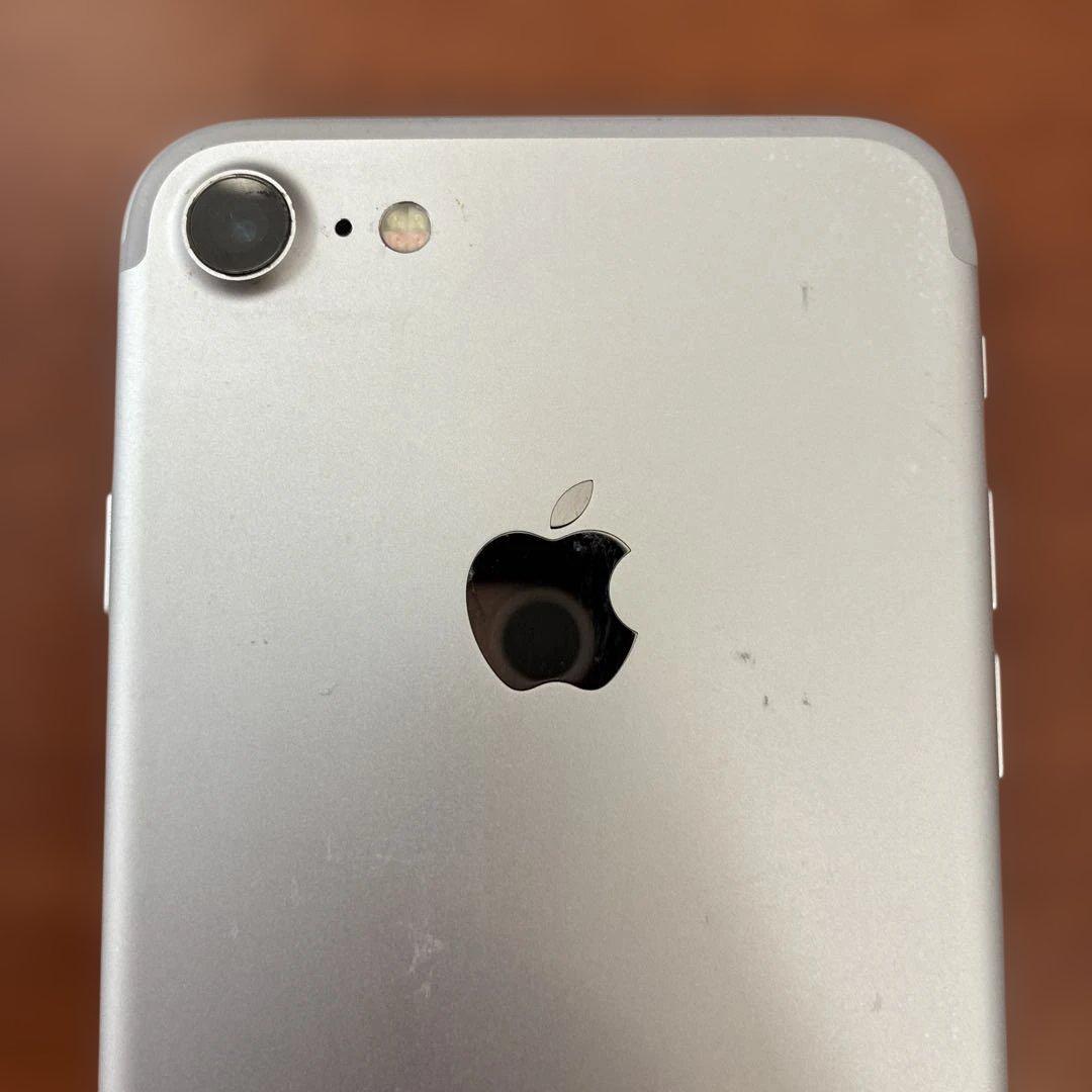 Apple iPhone 7 シルバー 本体 32GB