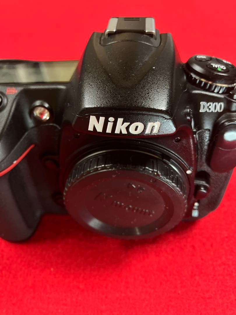 衝撃　新春大特価　これが未使用　 Ｄ300 Ｓ数3001回24-120mズ-ム