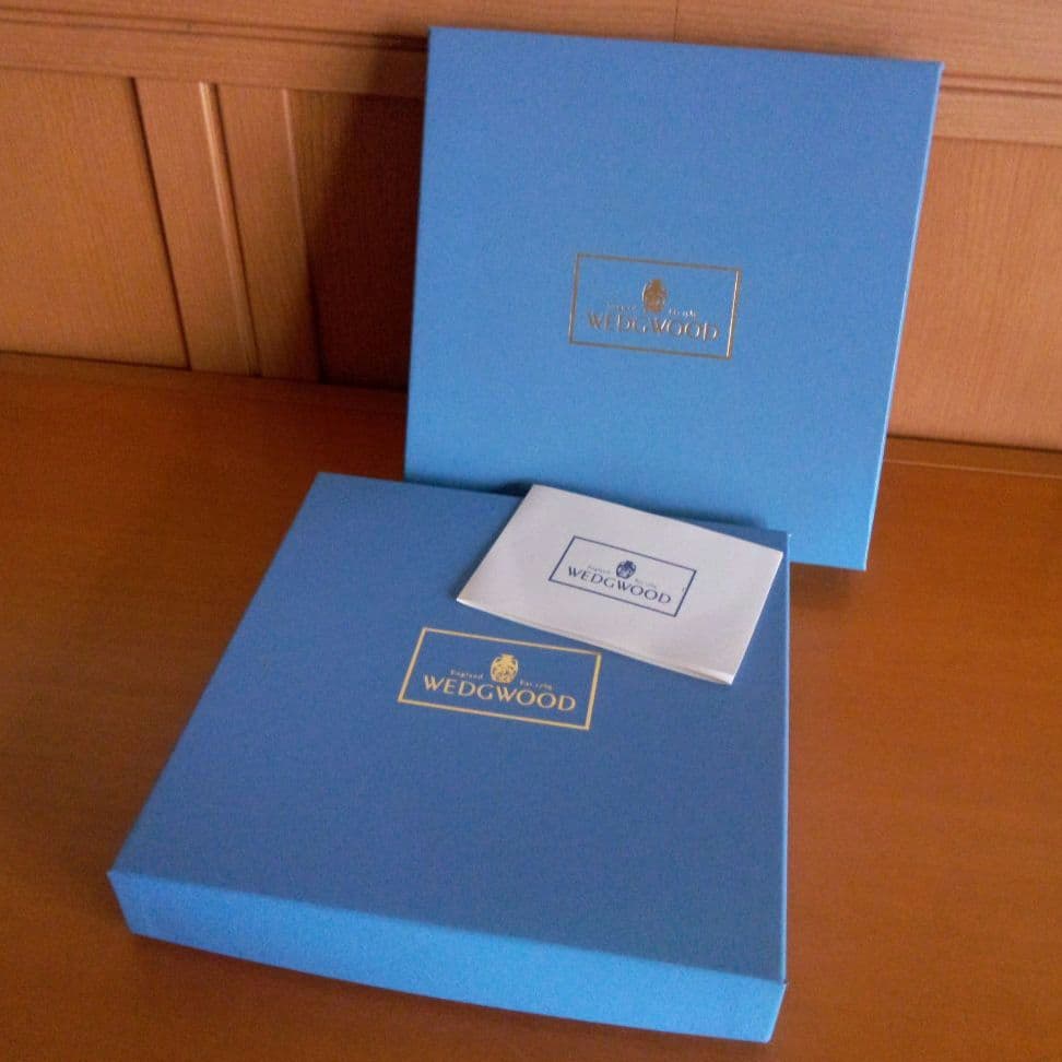 【廃盤・未使用】ウェッジウッド 黒壺 プレート 色違い ４色 各１枚