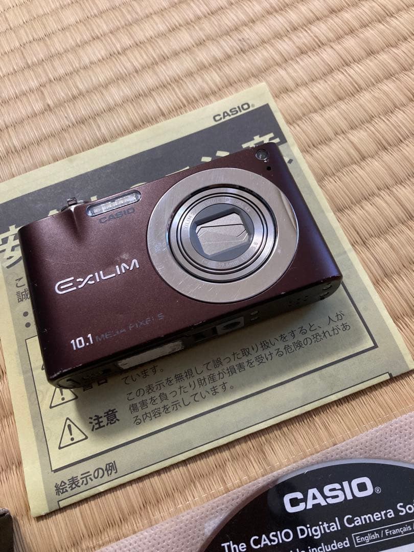 カシオ　デジカメ　CASIO EXILIM EX-Z100 ブラウン