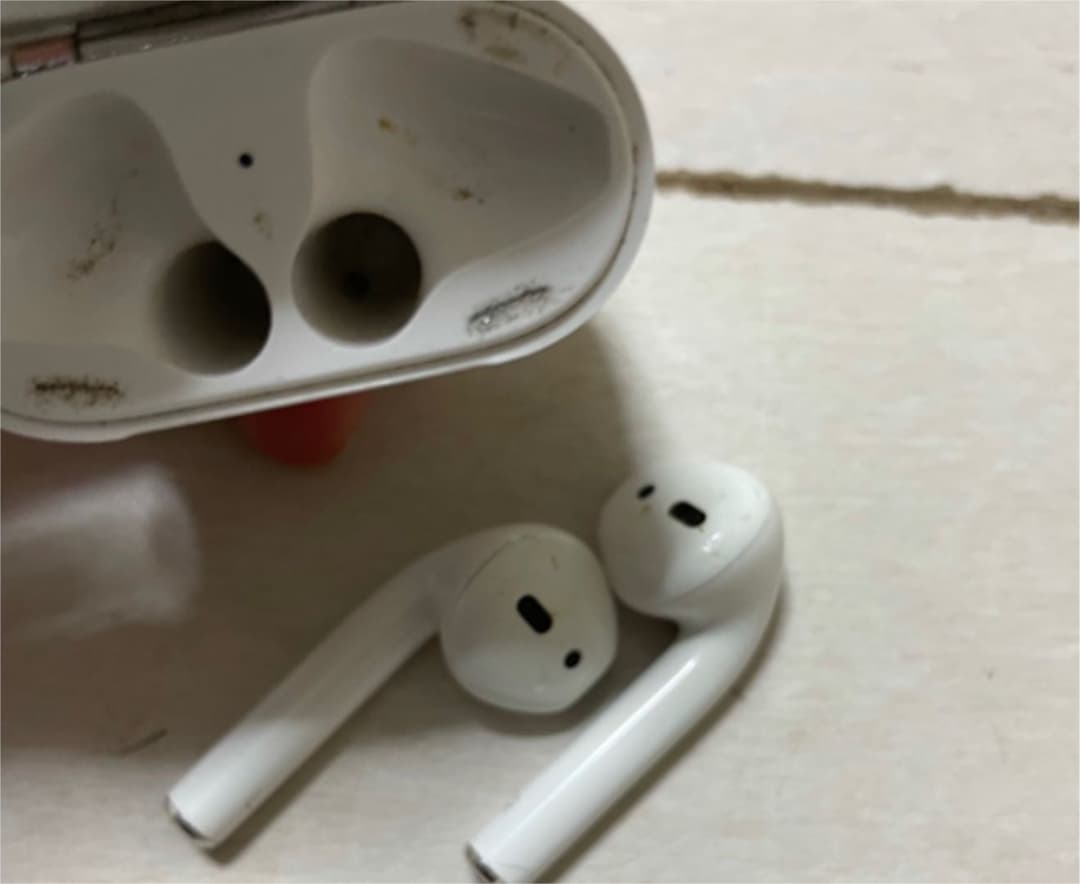 Apple AirPods エアポッツ イヤホン アップル