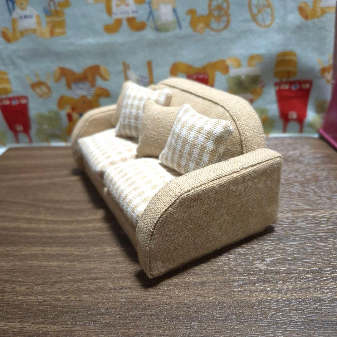 111　オビツ11・ねんどろいどどーる用　ソファAベージュ