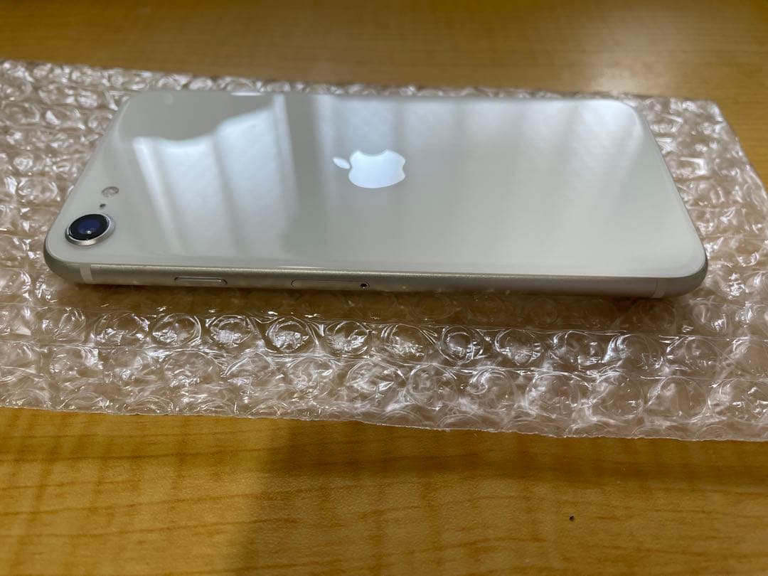 iPhone SE2 64GB SIMロック解除　第二世代