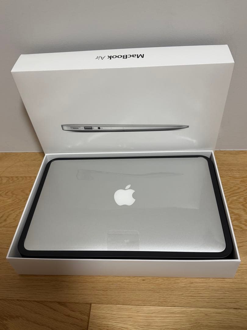 Apple MacBook Air 11.6インチ256GB A1465