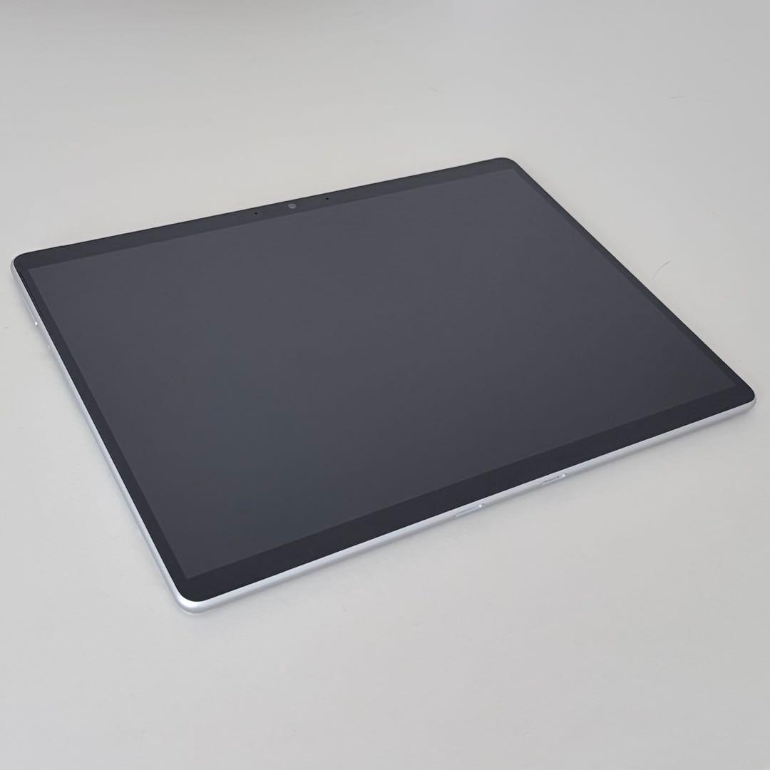 Surface Pro 8 16GB / 256GB 動作良好