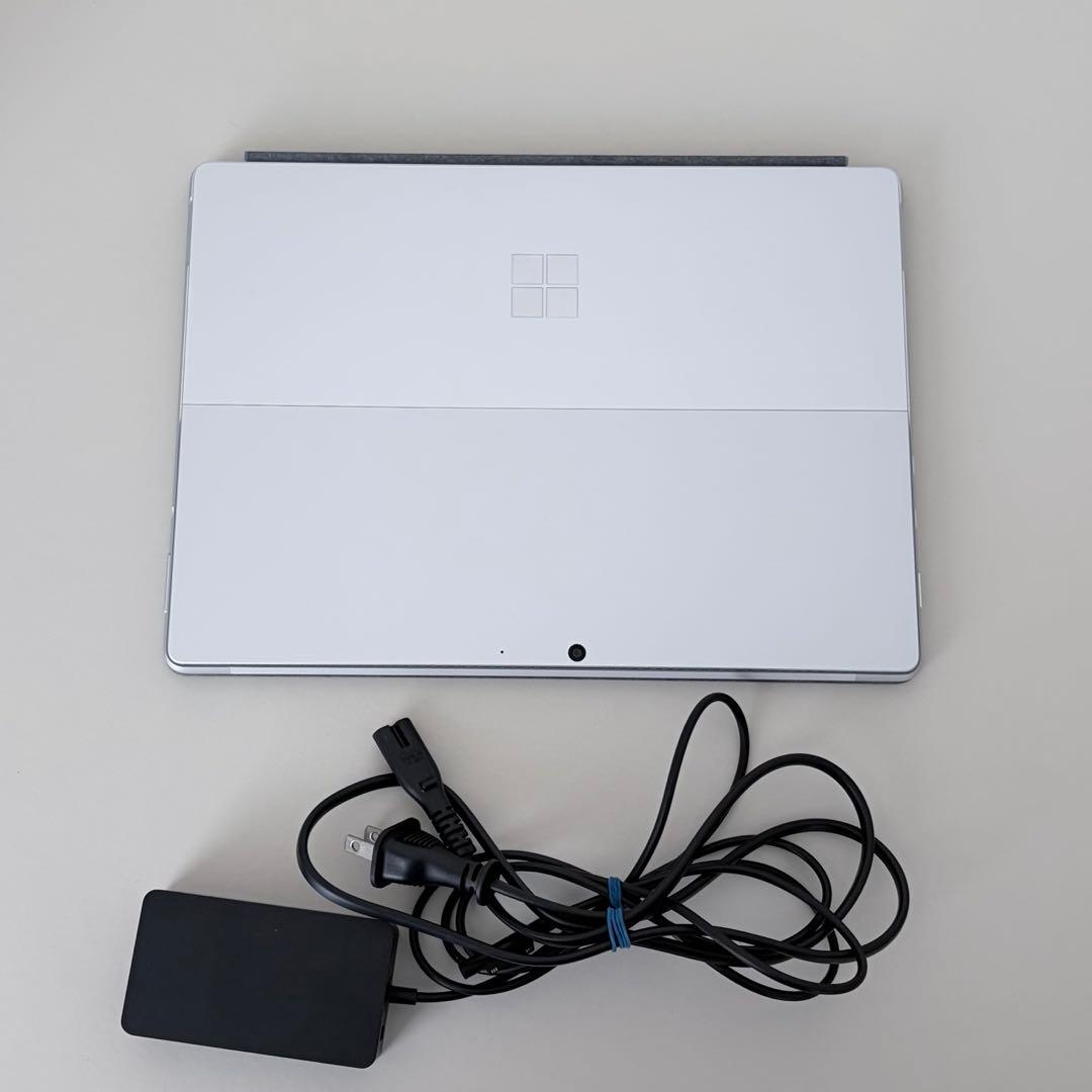 Surface Pro 8 16GB / 256GB 動作良好