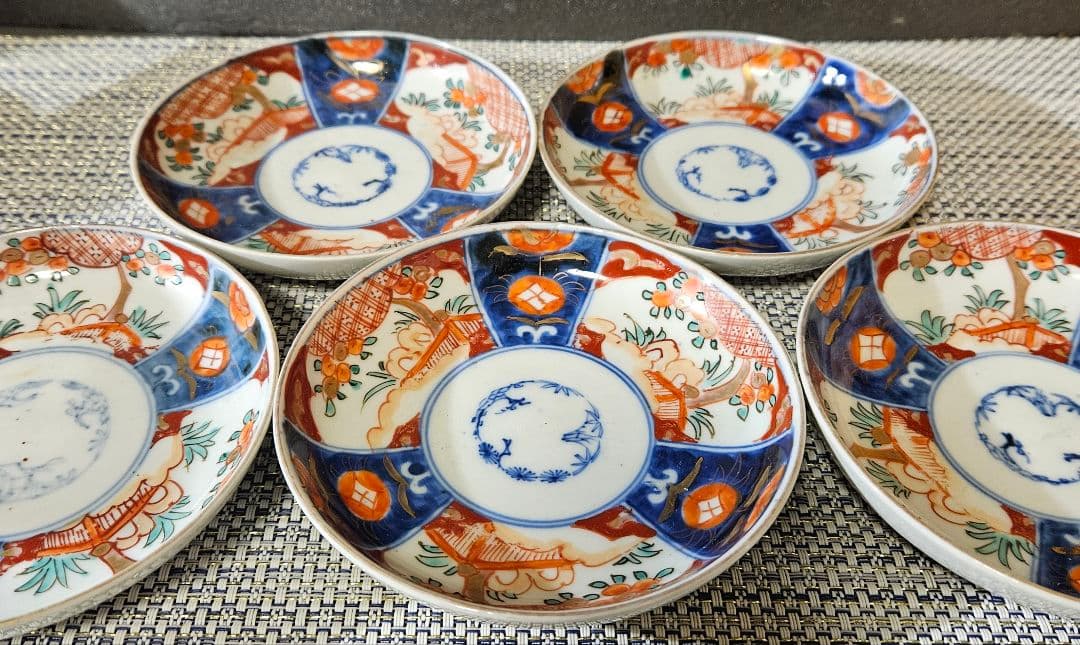 江戸末期〜明治時代　古伊万里　染錦　見込に松竹梅　花に七宝文様　小皿　豆皿　5客