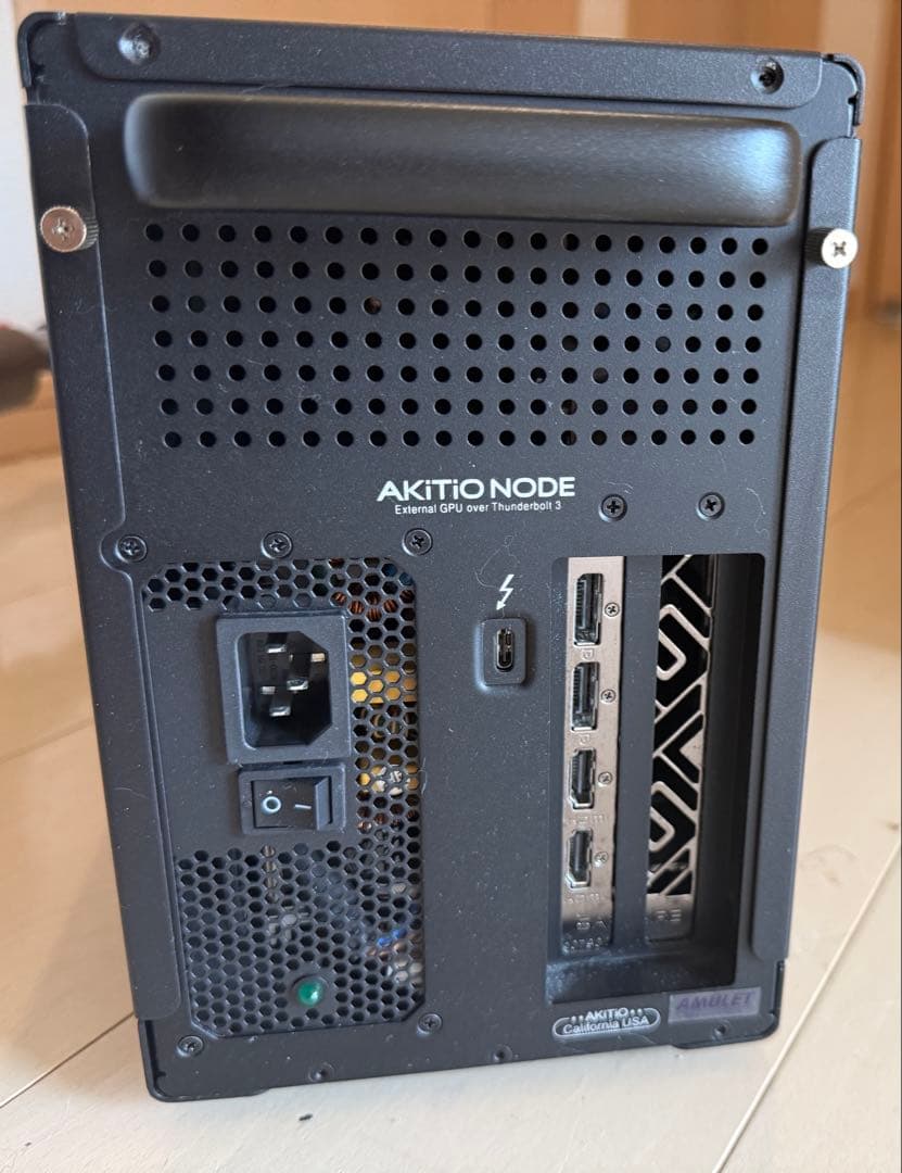 AKITIO NODE Thunderbolt 3 GPUエンクロージャー