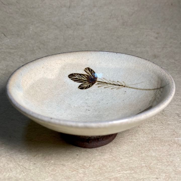 粉引絵唐津根引松紋ぐい呑　唐津焼　ぐい呑　焼き物　陶器　酒器　陶芸