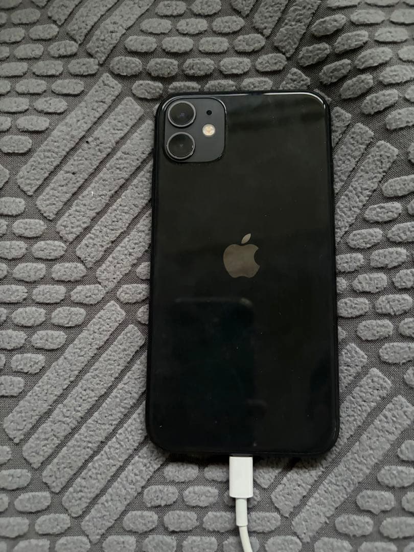 【128GB】iPhone11 本体 割れあり