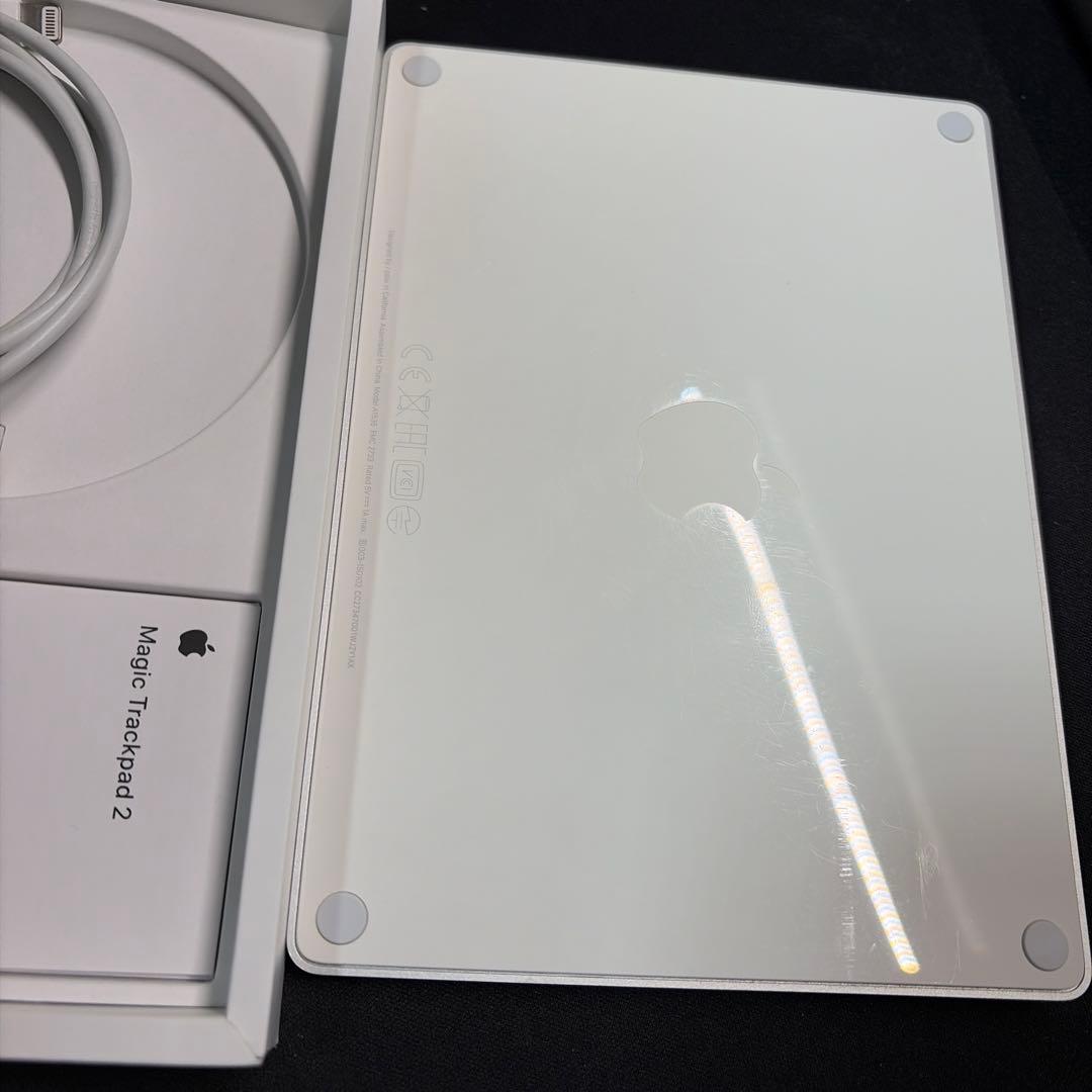 Apple Magic Trackpad 2 本体 + USBケーブル