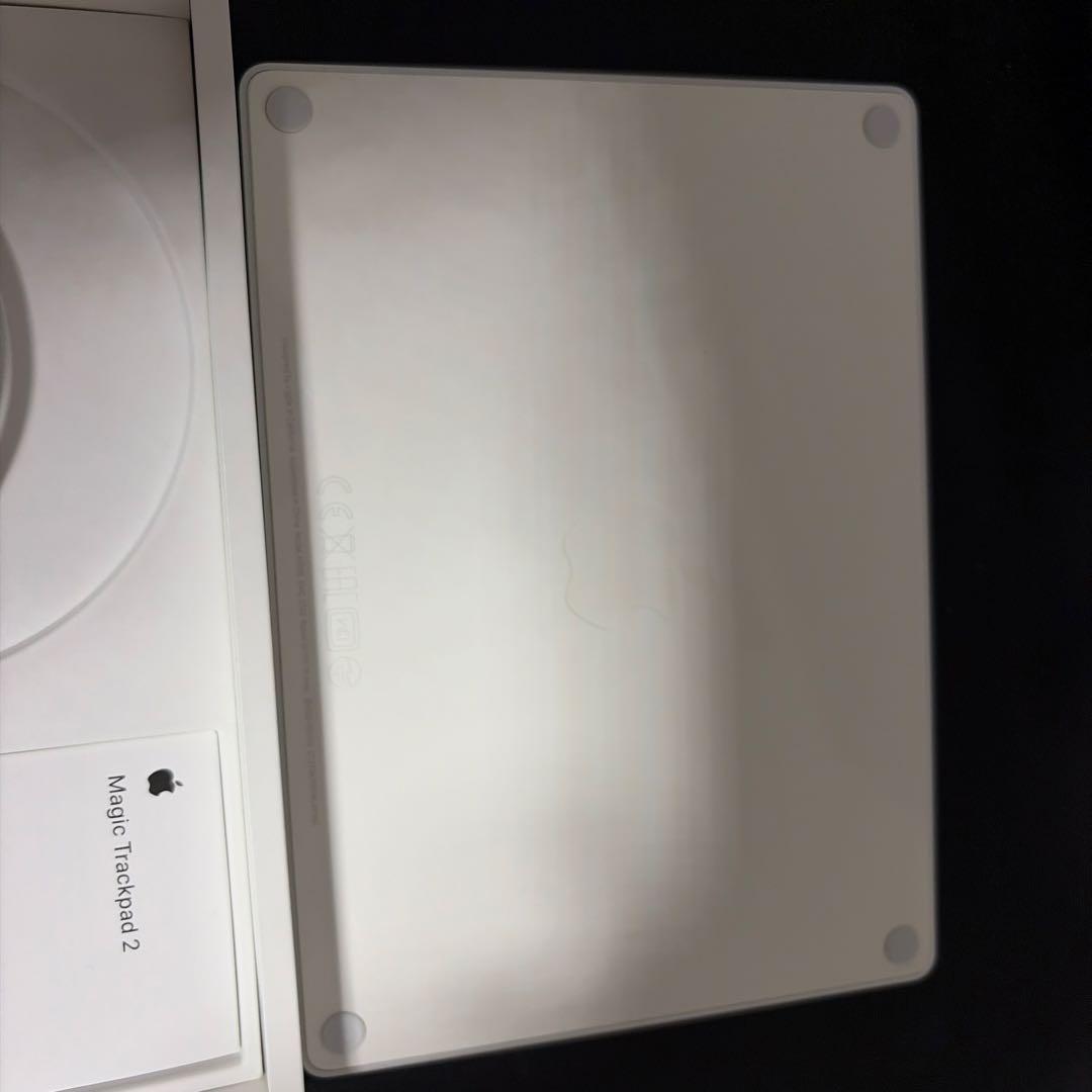 Apple Magic Trackpad 2 本体 + USBケーブル