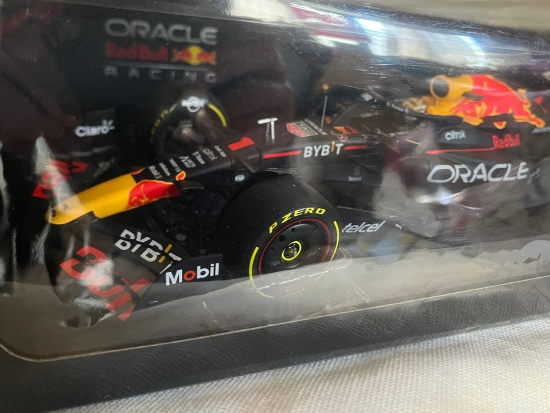 ミニチャンプス1/18レッドブルマックスフェルスタッペンメキシコGP2022年