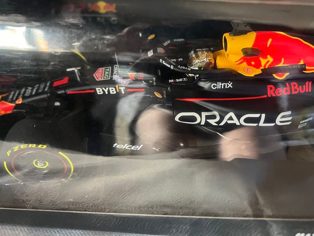 ミニチャンプス1/18レッドブルマックスフェルスタッペンメキシコGP2022年