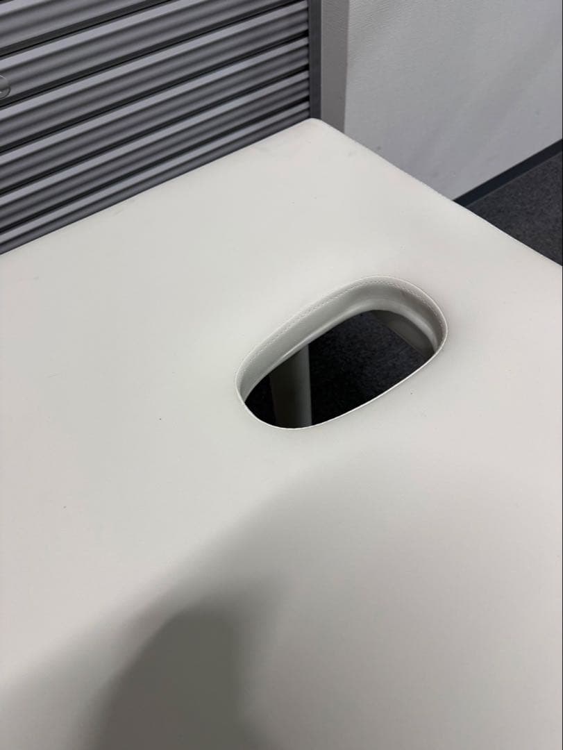 【施術用ベッド】マッサージベッド 顔穴付き 整体 エステ ホワイト 業務用