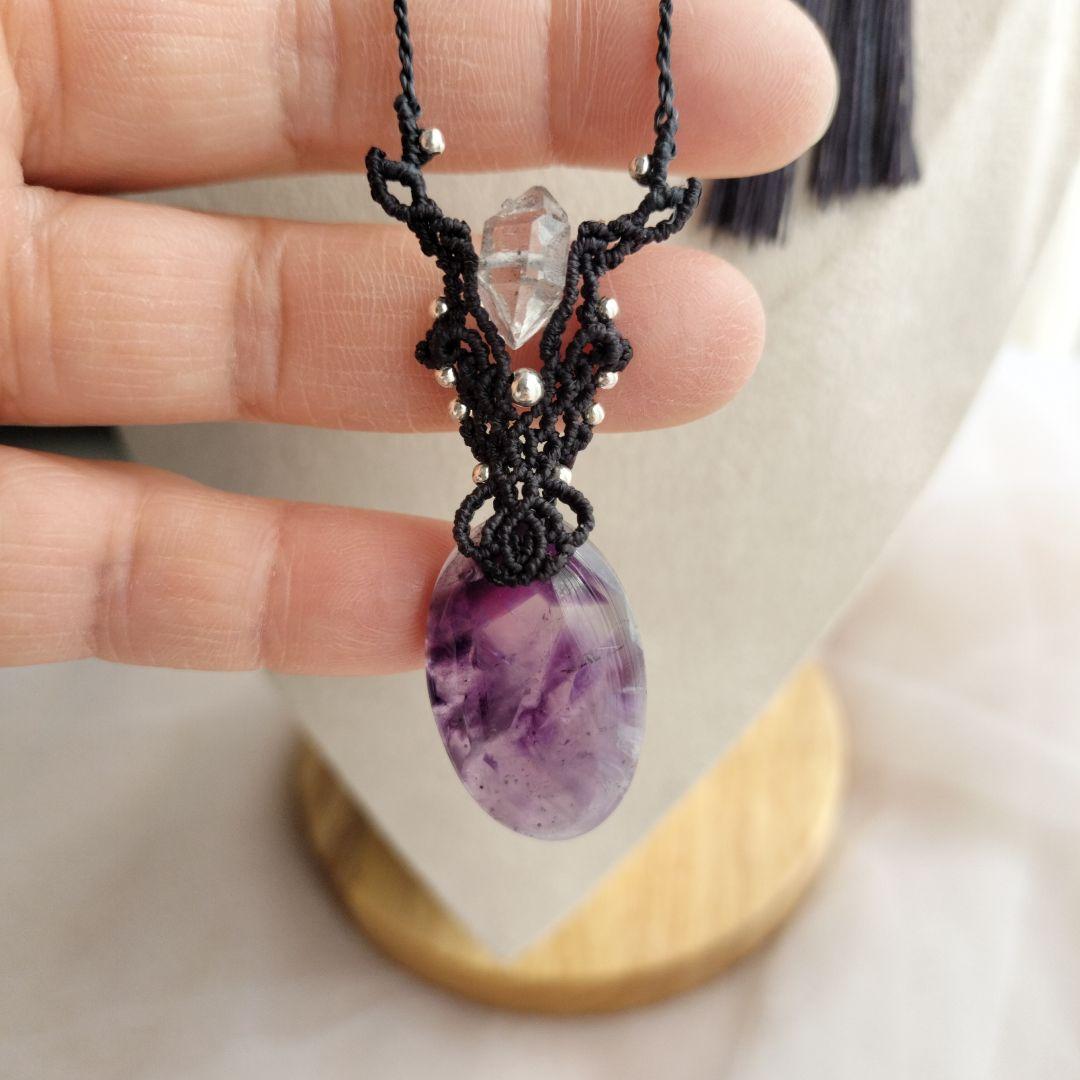 トラピッチェアメジスト　ハーキマークォーツ　マクラメ編みネックレス