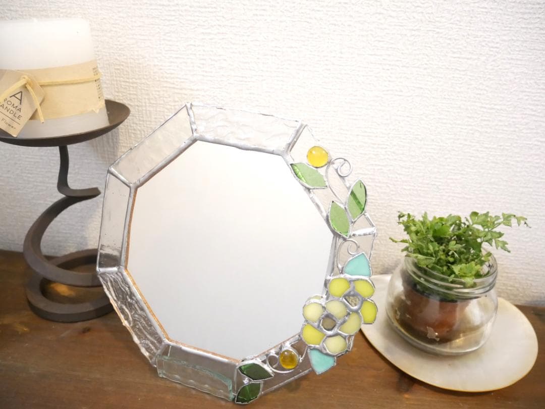 *:.。クリアベースの黄色い花の八角形の鏡　(20size）　ステンドグラス