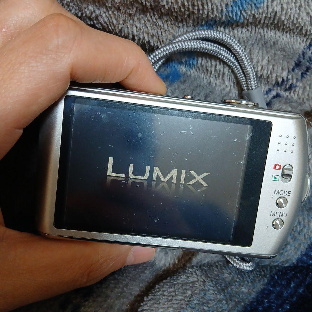 Panasonic LUMIX DMC-FX70 シルバー　コンパクトデジカメ