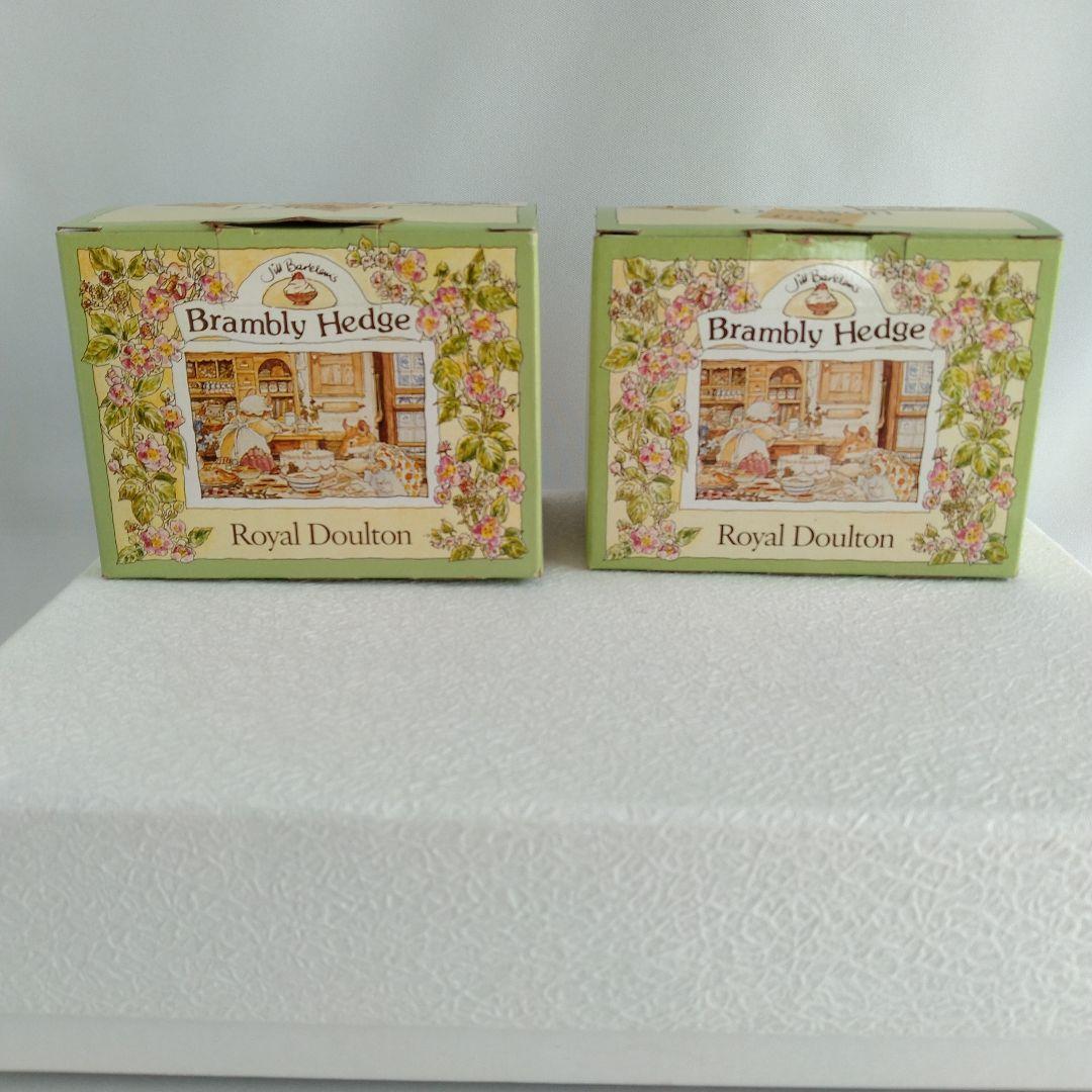 ブランベリーヘッジ　ミニチュア　カップ　ソーサー等　ブランブリーヘッジ