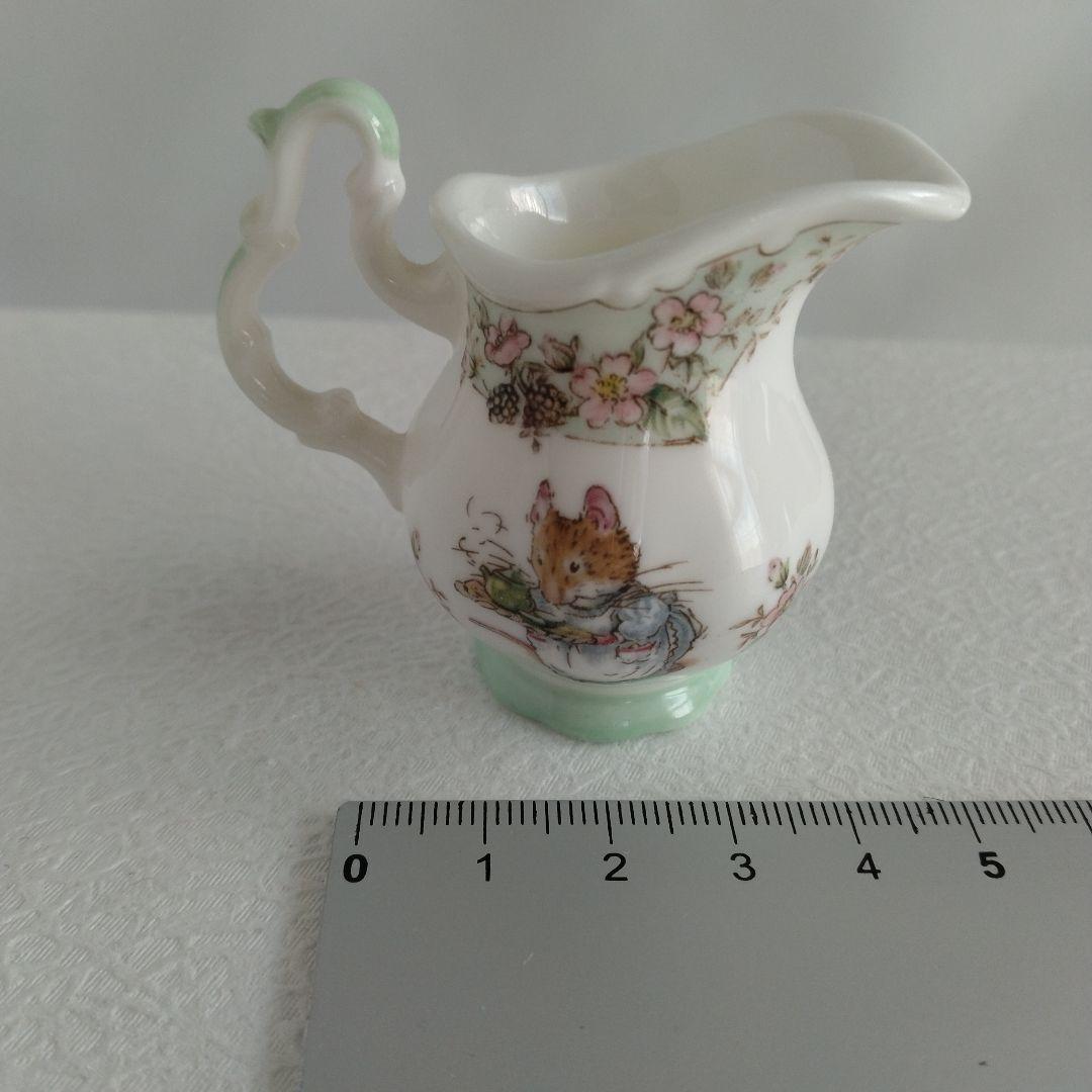 ブランベリーヘッジ　ミニチュア　カップ　ソーサー等　ブランブリーヘッジ