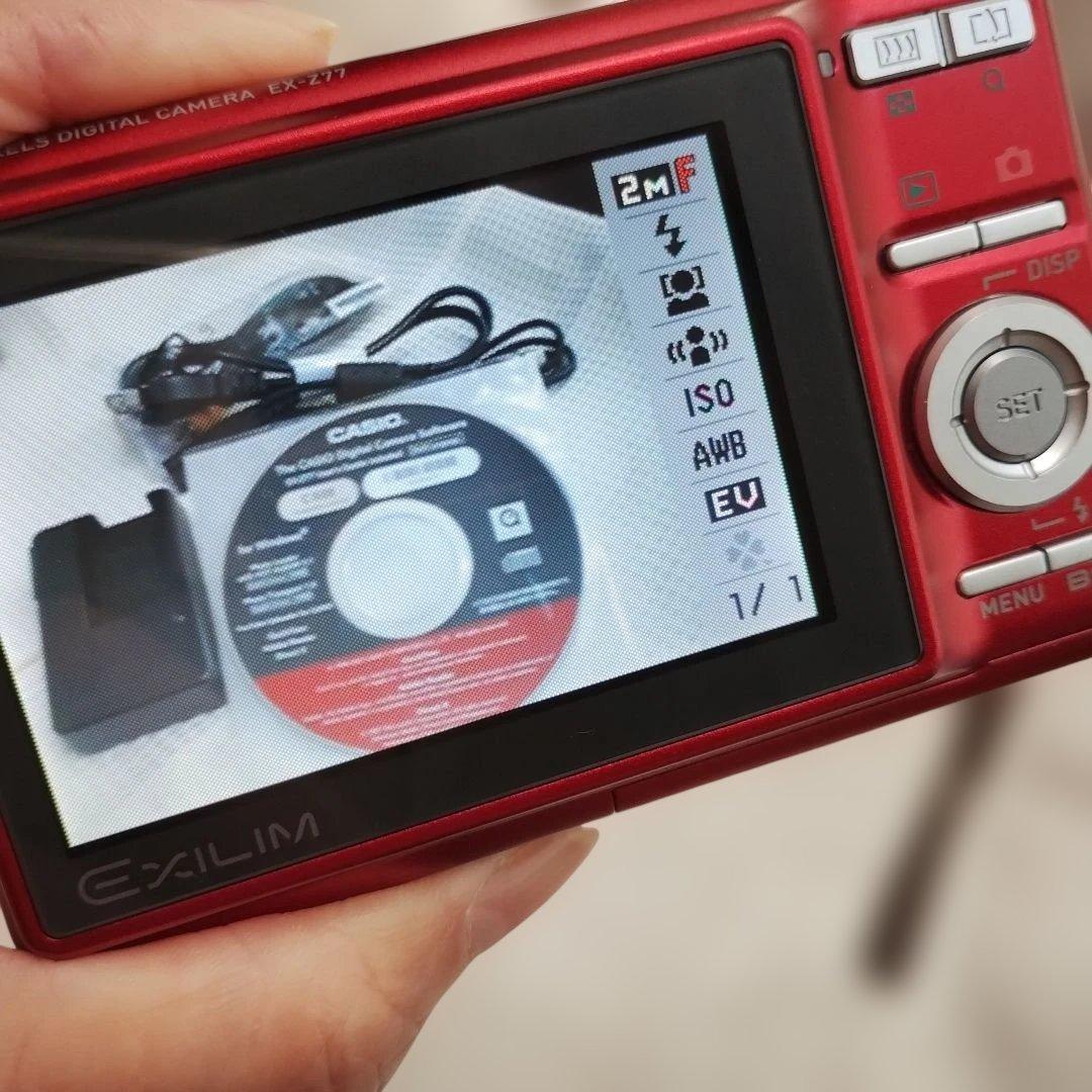 美品 CASIO EXILIM EX-Z77 コンパクトデジタルカメラ　デジカメ