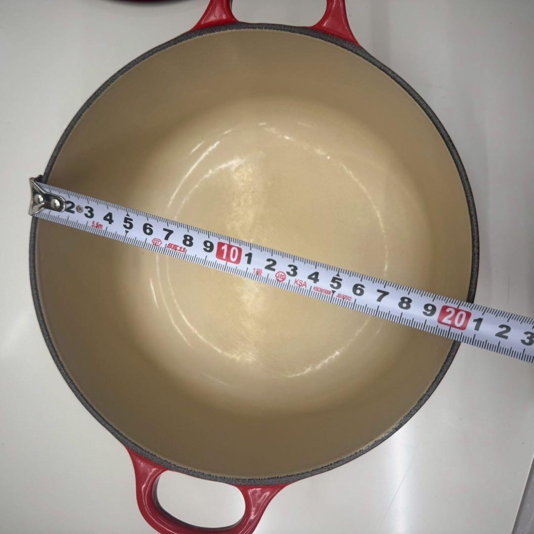 ルクルーゼ ココットロンド 20cm チェリーレッド 両手鍋美品 nk01