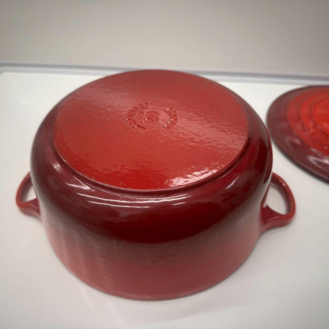 ルクルーゼ ココットロンド 20cm チェリーレッド 両手鍋美品 nk01