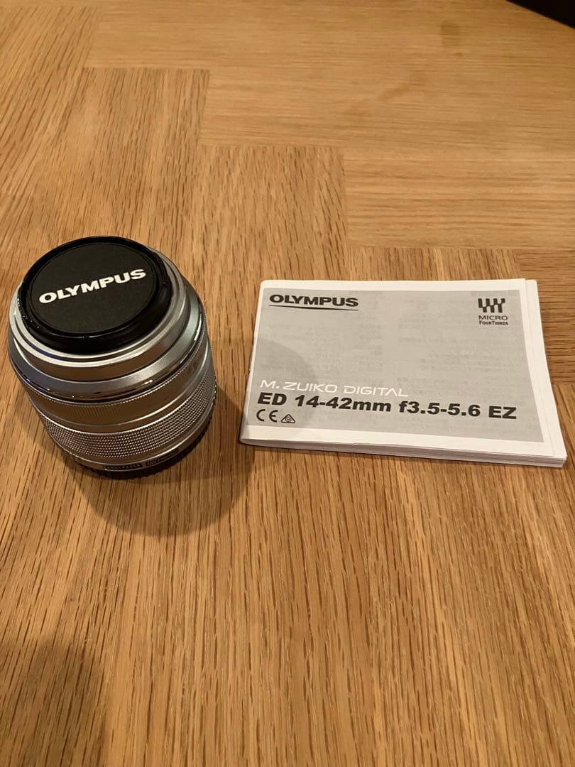 OLYMPUS PEN E-PL10 ホワイト二つの目的が含まれていた