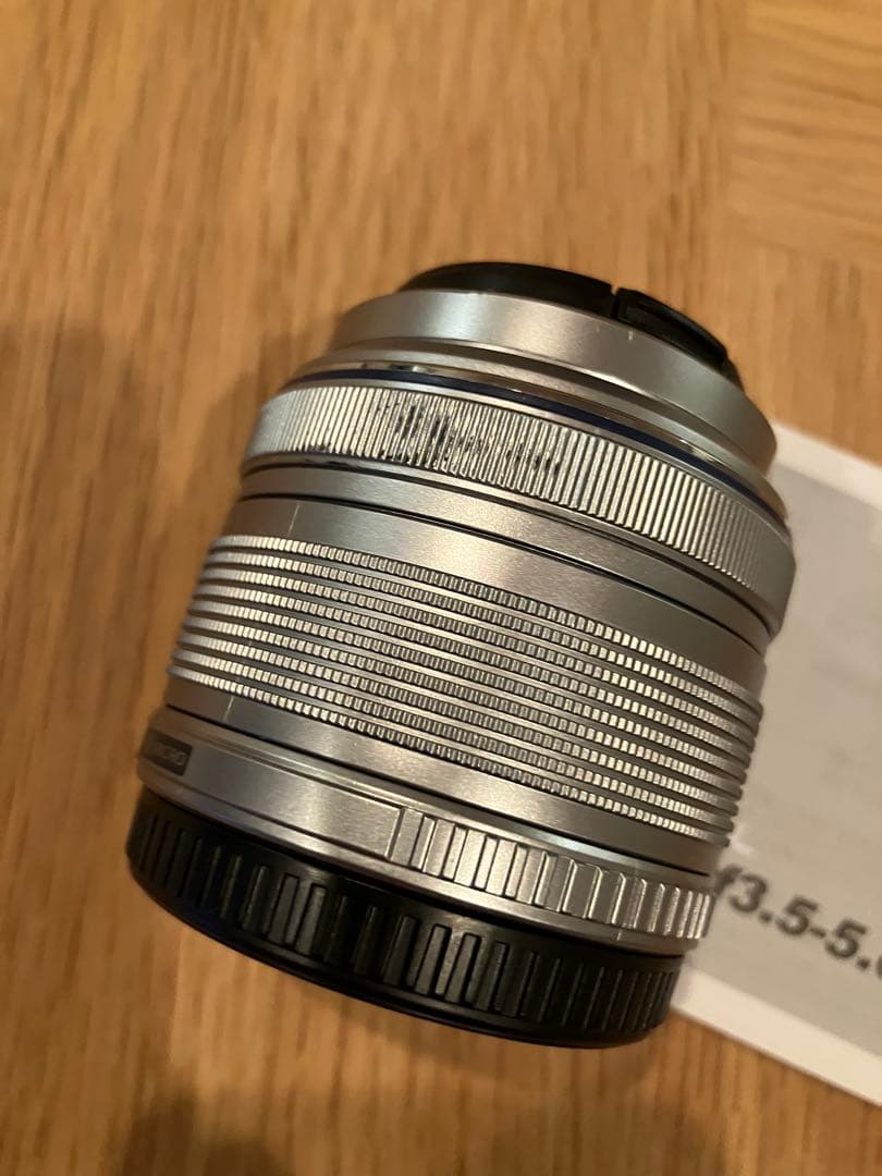 OLYMPUS PEN E-PL10 ホワイト二つの目的が含まれていた