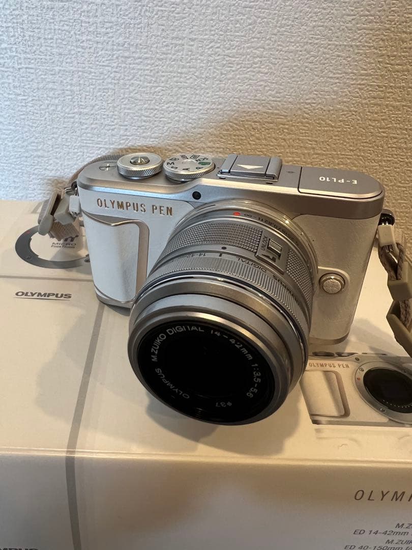 OLYMPUS PEN E-PL10 ホワイト二つの目的が含まれていた