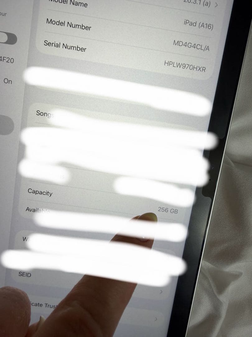 iPad a16 265GB シルバー　ケースとペンシル付き