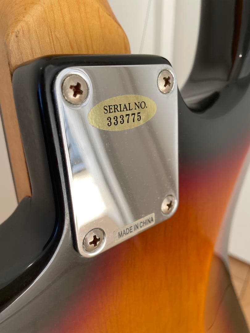 BUSKER'S サンバースト ストラトキャスター エレキギター SSH