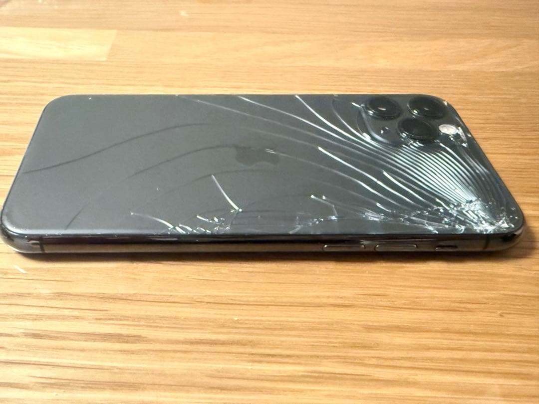 【訳あり】iPhone 11 Pro グレー 64GB SIMフリー（傷あり）