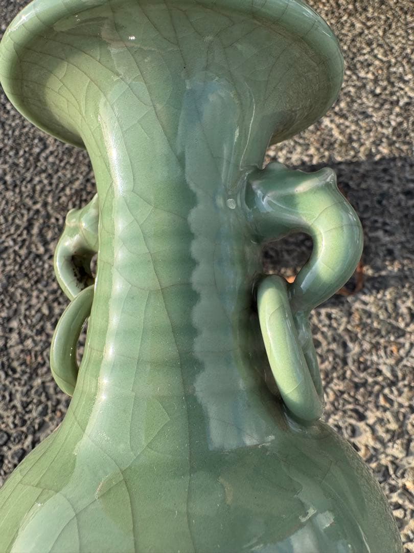 ‼️リサイクルFORT‼️唐物買取3/5①‼️中国龍泉窯製で双耳魚文青磁花瓶‼️無傷です