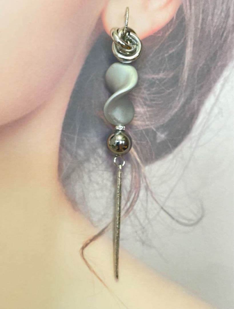 No.1061 シルバーキラキラスティック　ハーフフープ　ロングピアス　大ぶり