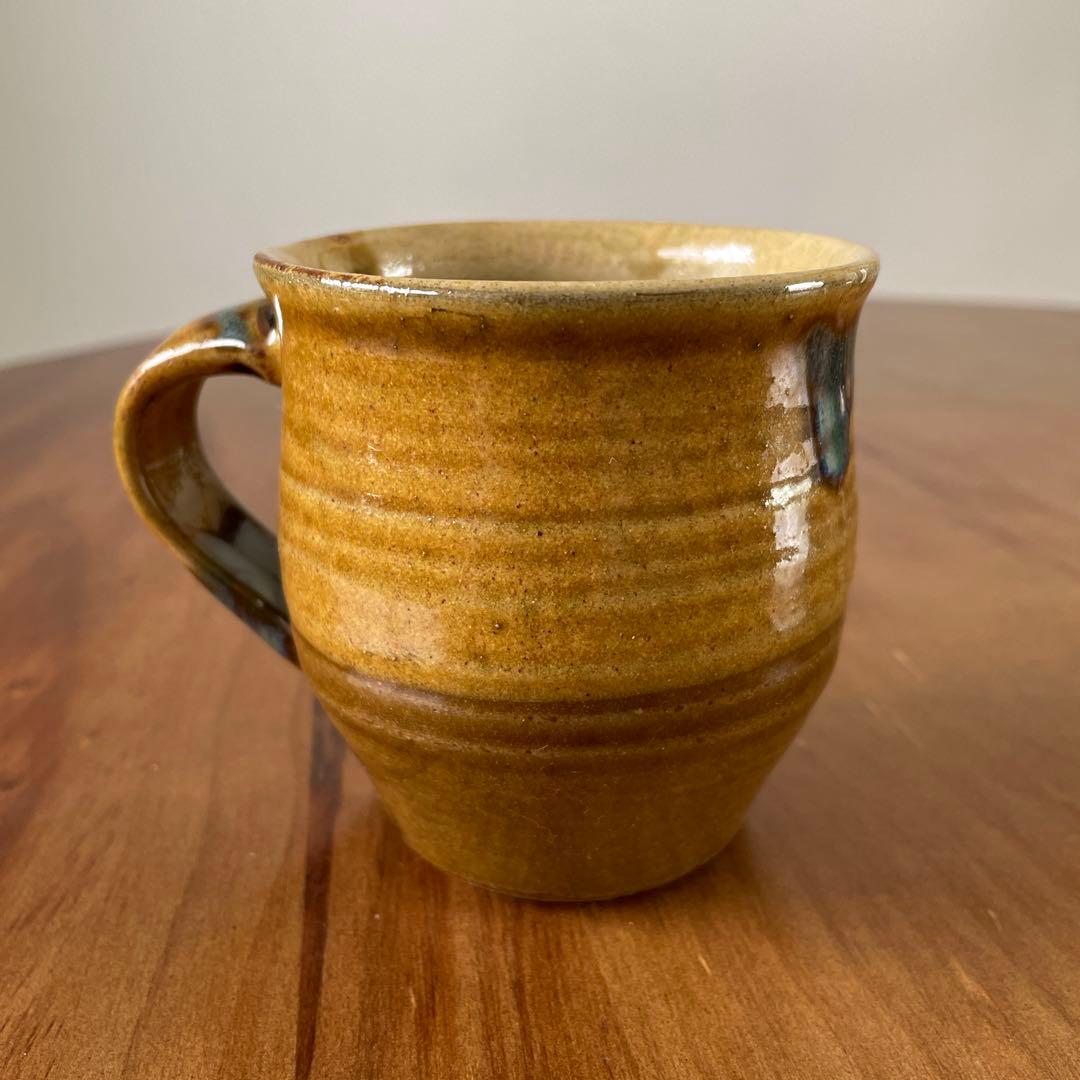 やちむん《陶器屋須藤》の7寸皿と《龍門司焼》のマグカップセット　民藝