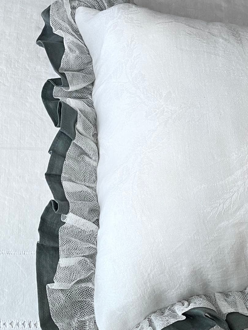 【美品】フランスアンティーク チュールフリル MBモノグラムクッション