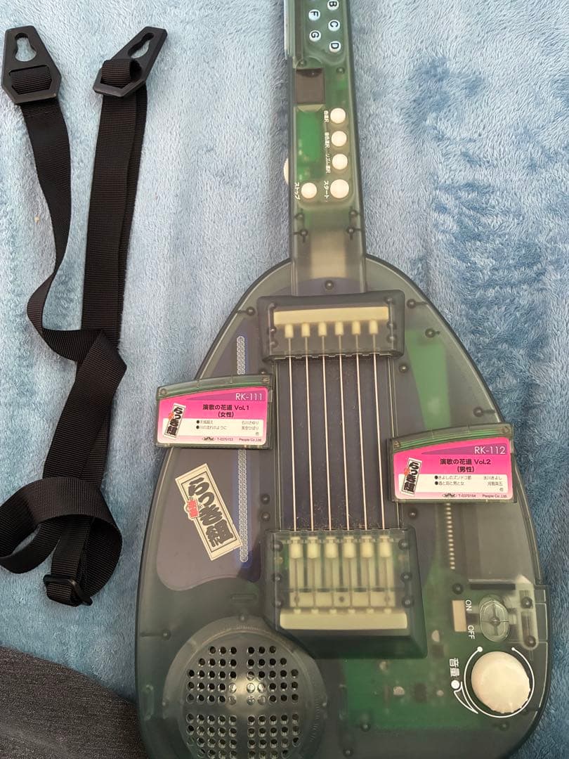 らっき組電子ギターとAntonio Guitarra No. S5ギター