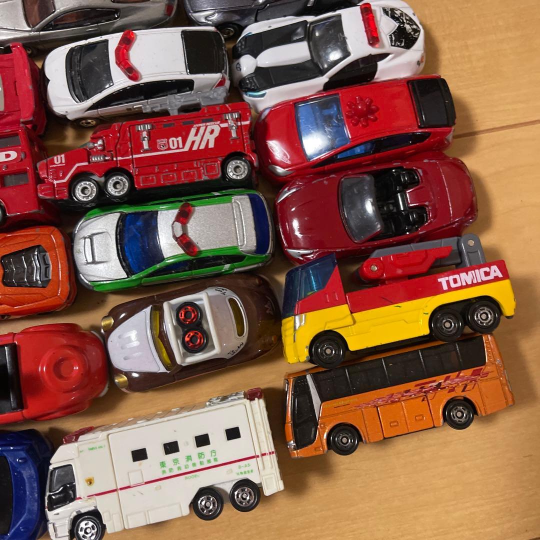 トミカミニカーセット 片付けトラック付き