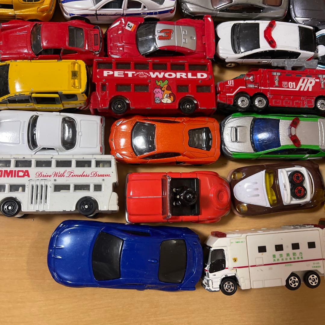 トミカミニカーセット 片付けトラック付き